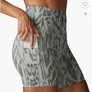 NWT Tavi Stash & Dash Biker Short 6" - Cactus Ikat